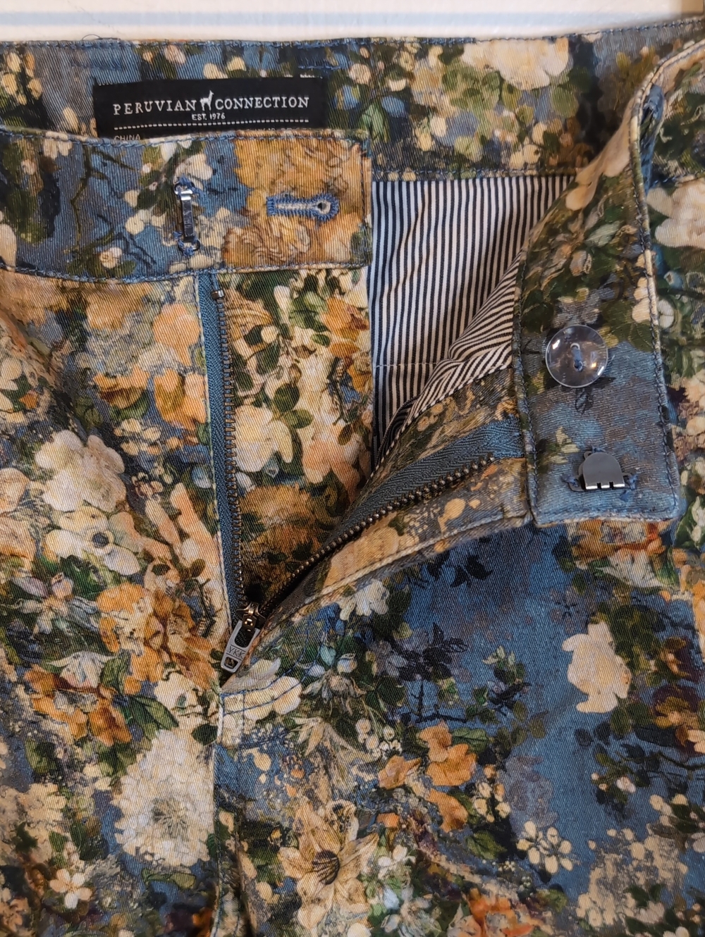 Peruvian Connection Nikki Floral Cropped pants womens 6x24 - Picture 3 of 9